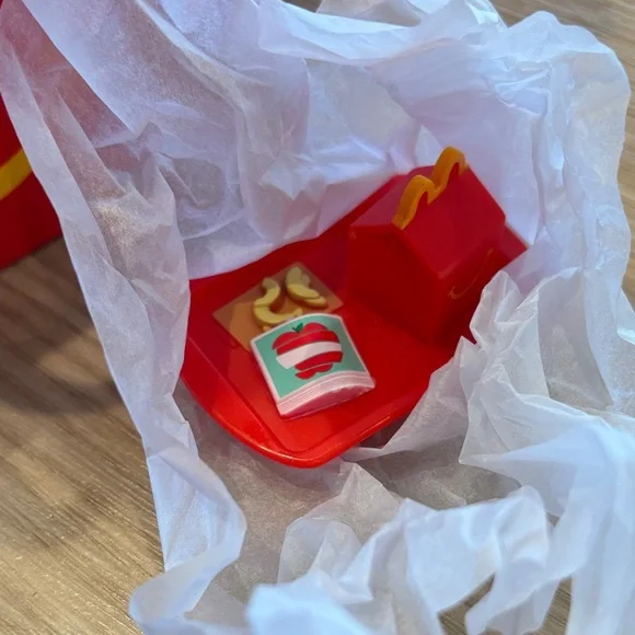 McDonald's Red and Yellow Happy Meal Toy Box- lil mcdonald's meal with apples - Picture 2 of 3